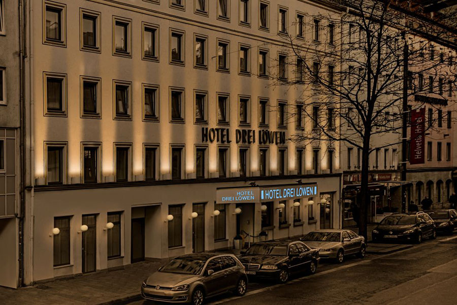 Escort in Drei Löwen Hotel Munich